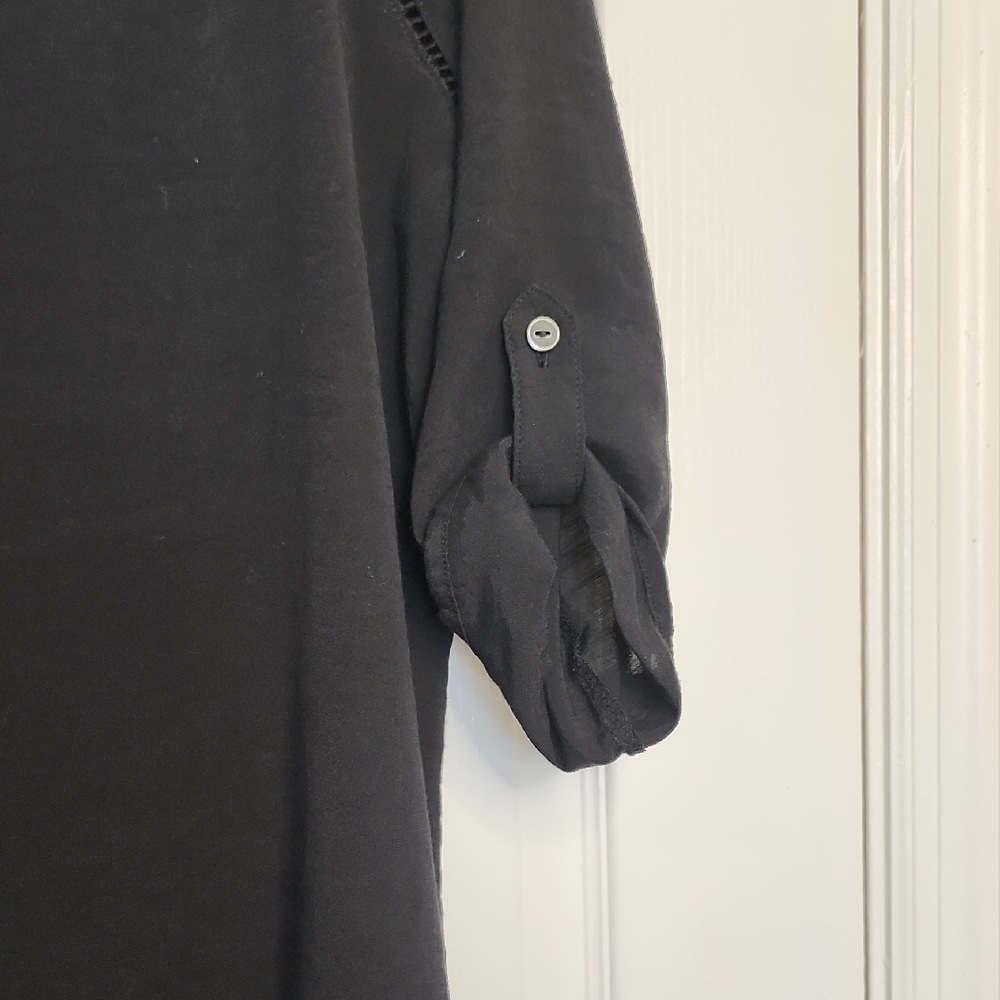 Elegant Black V-Neck Blouse - Picture 8 of 13